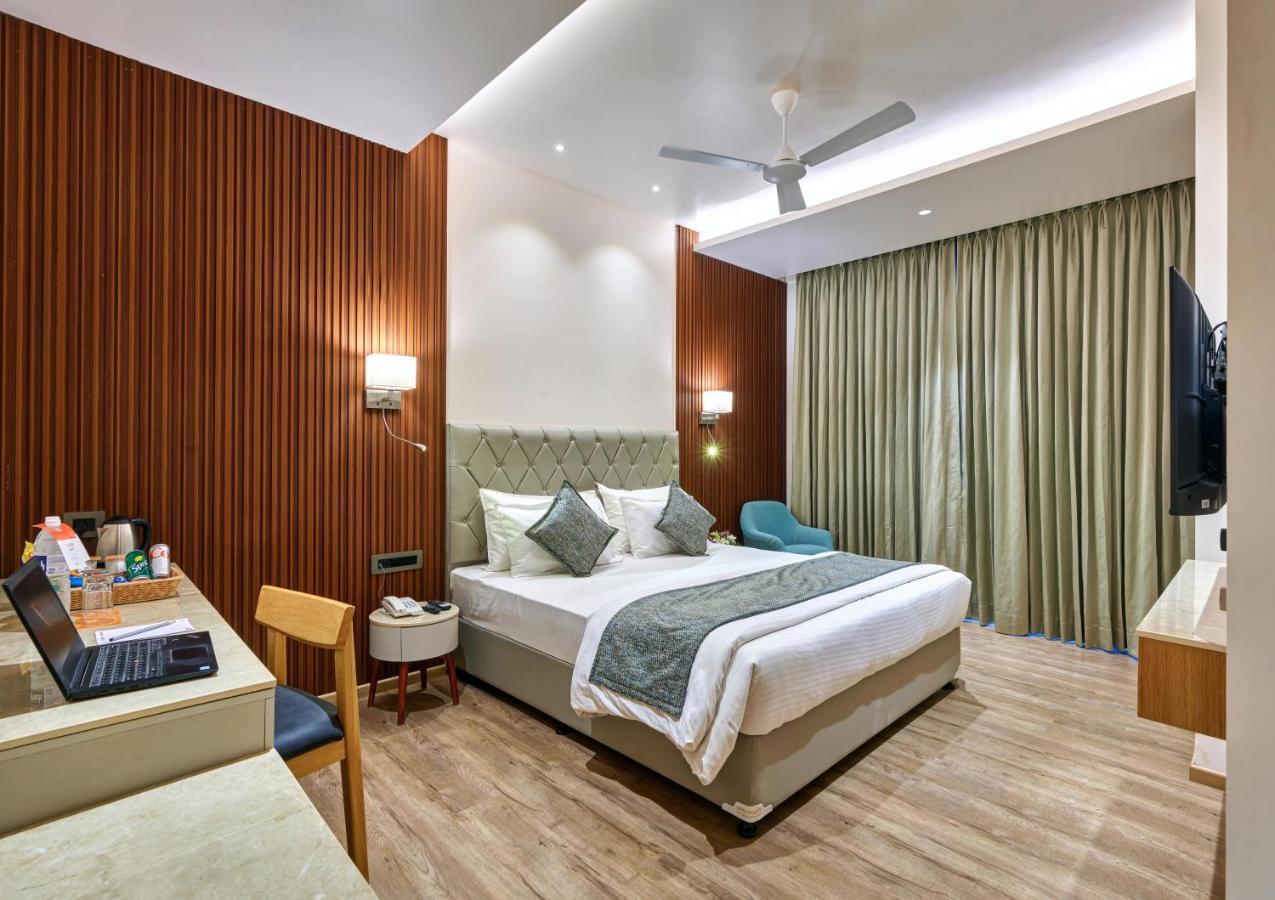 Regenta Place Raysons Kolhapur Zewnętrze zdjęcie