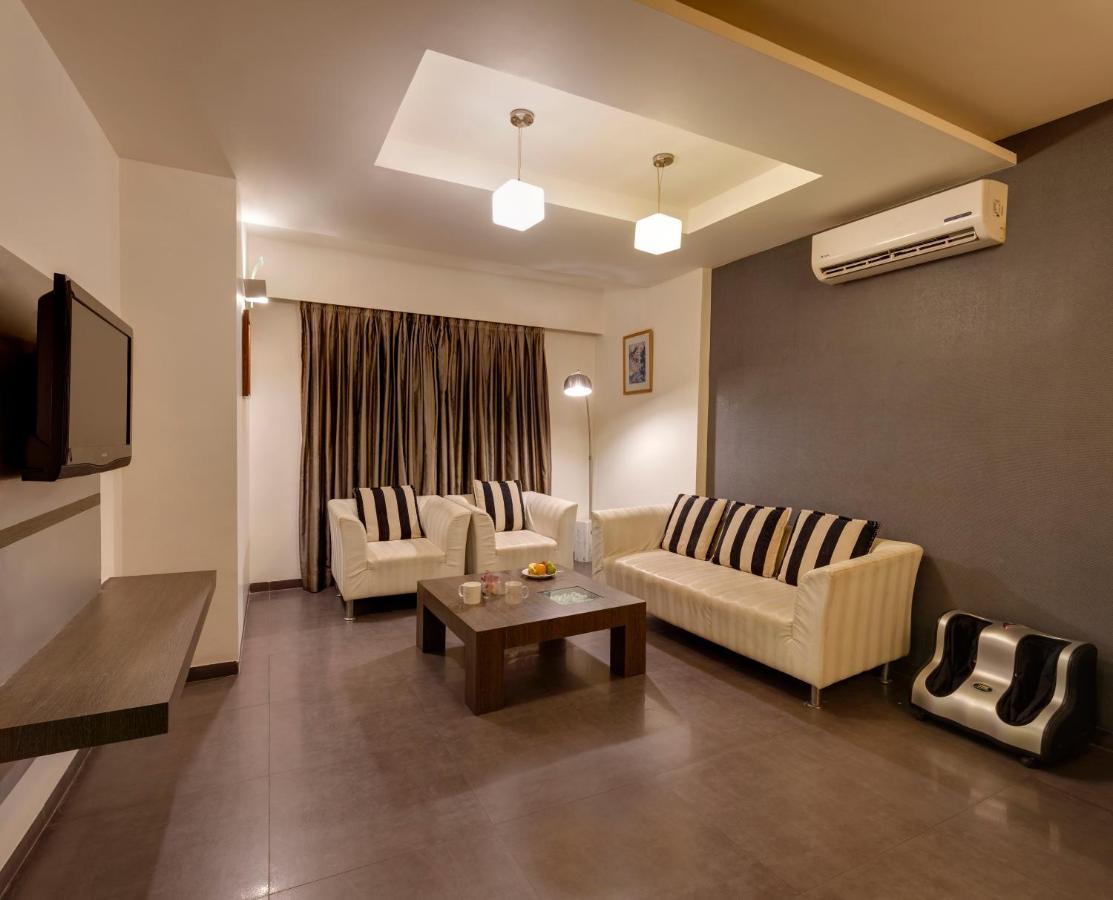 Regenta Place Raysons Kolhapur Zewnętrze zdjęcie