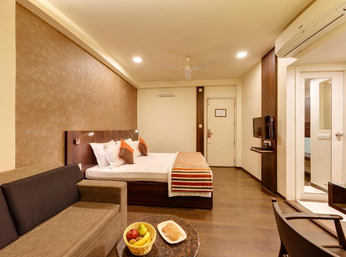 Regenta Place Raysons Kolhapur Zewnętrze zdjęcie
