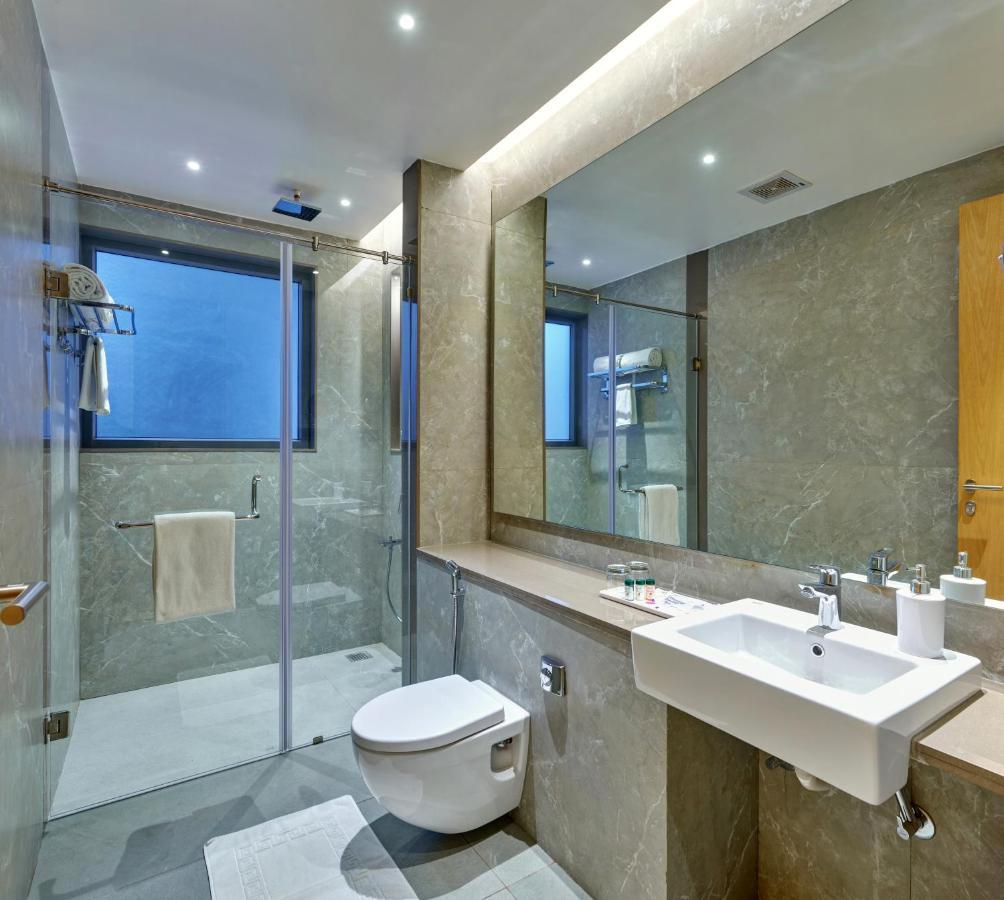 Regenta Place Raysons Kolhapur Zewnętrze zdjęcie