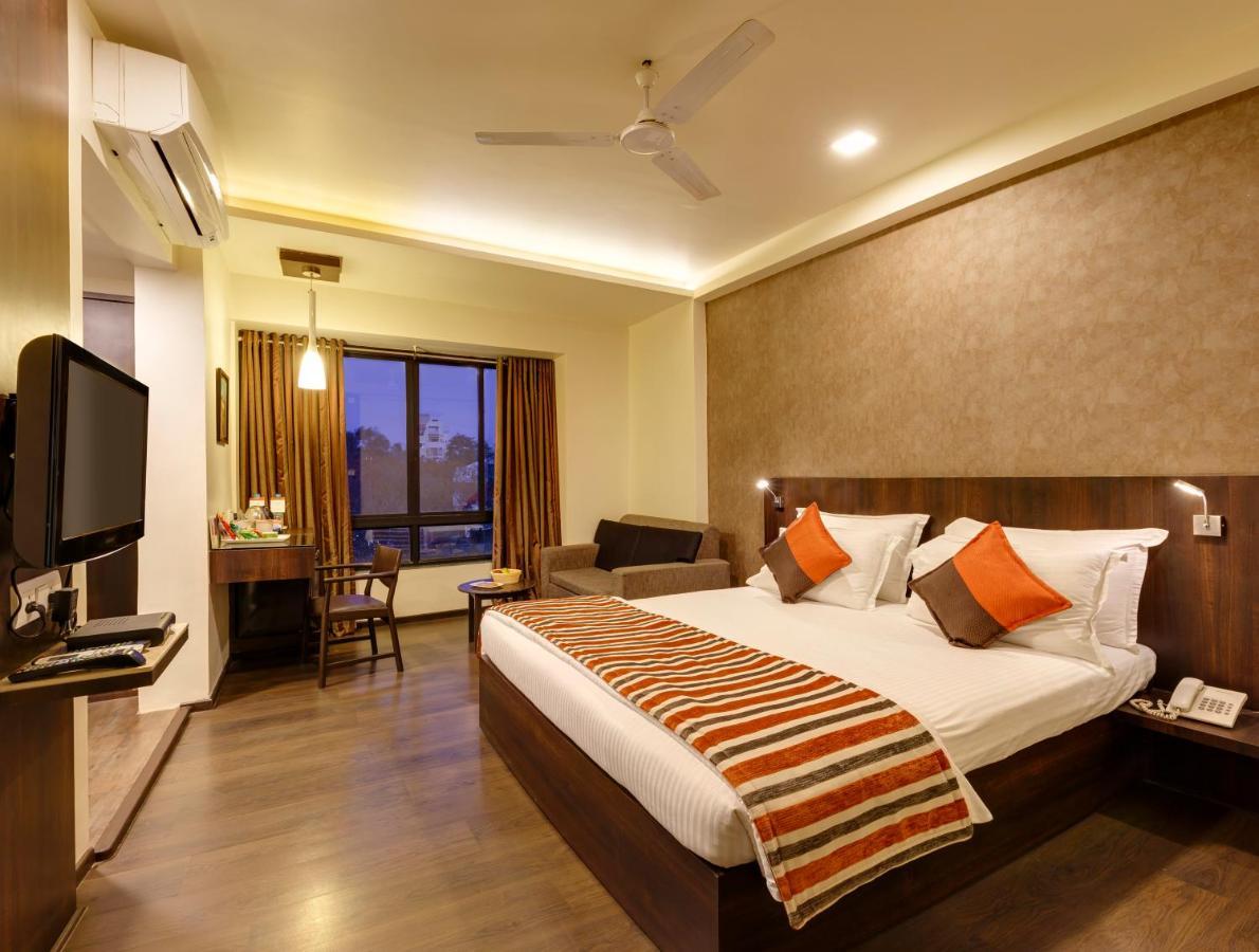 Regenta Place Raysons Kolhapur Zewnętrze zdjęcie